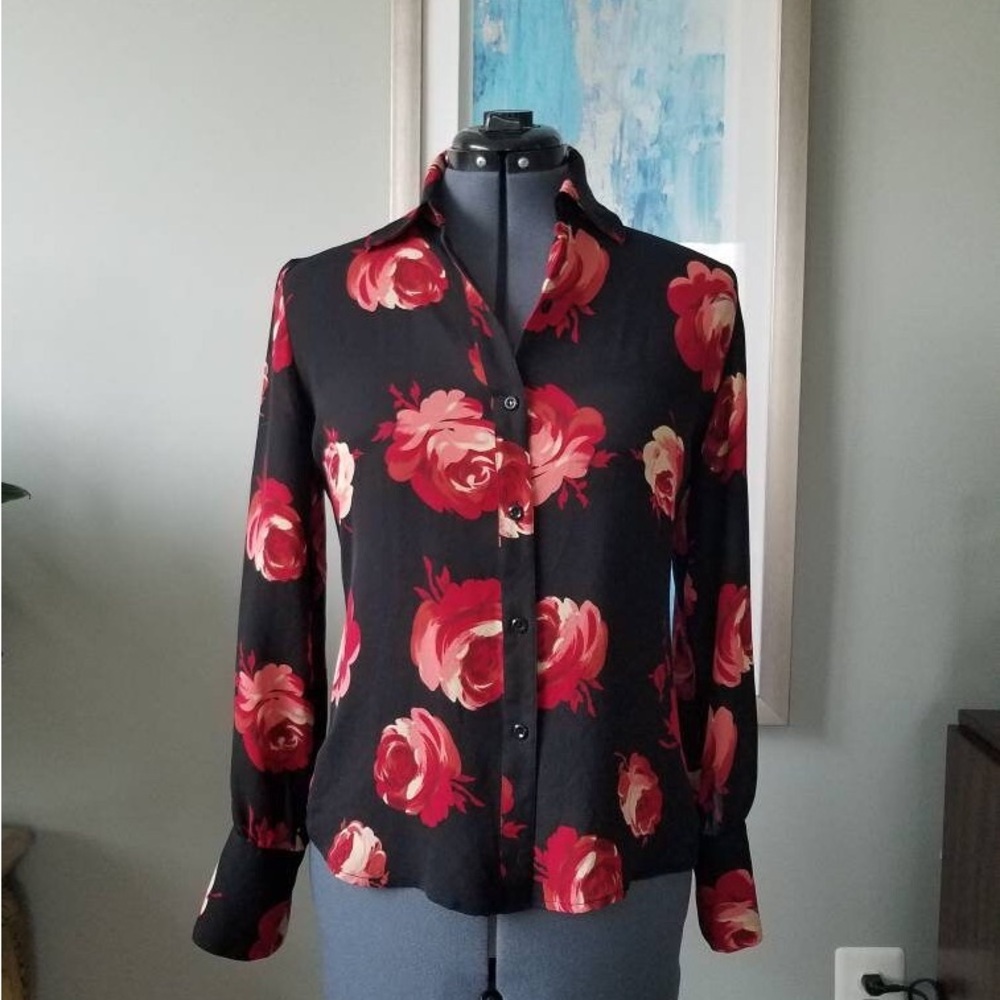 ❌SOLD❌ Vintage Alfani %100 Silk-chiffon Floral Black and Red Women's Top